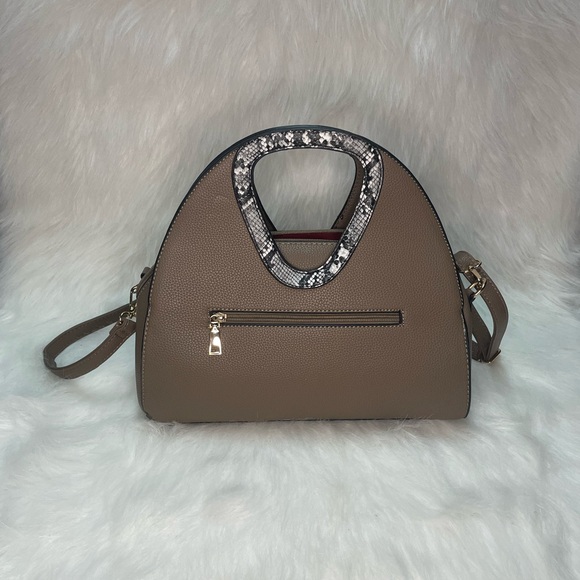 Elegant Tan Women's Bag with Tassel Accent - Picture 3 of 4